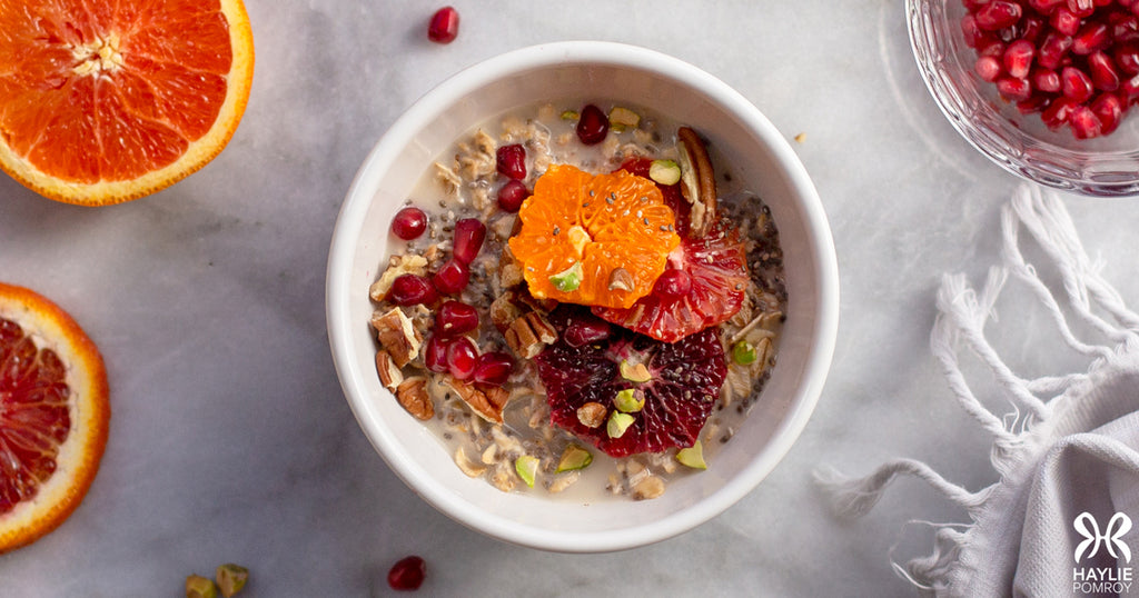 http://hayliepomroy.com/cdn/shop/articles/Chai_Overnight_Oats_1024x1024.jpg?v=1593399999