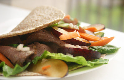 Roast Beef Wraps with Plums - Roast Beef Wraps with Plums